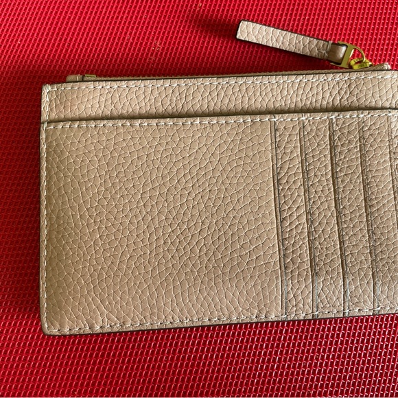 Authentic Tory Burch Wallet with Zipper and 5 card slots - Pink with Gold T - Picture 2 of 7